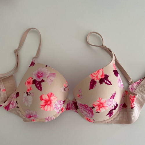 Victorias Secret floral bra size 34C in very good condition with padding