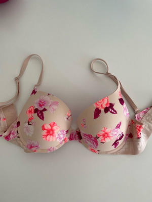 Σουτιέν Victorias Secret floral, μέγεθος 34C, σε πολύ καλή κατάσταση, με ενίσχυση
