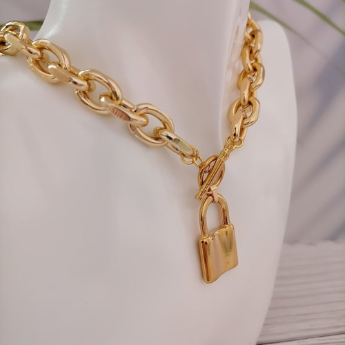 Gold chunky chain with steel padlock pendant
