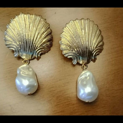 Zara summer earrings like new, white and gold tone