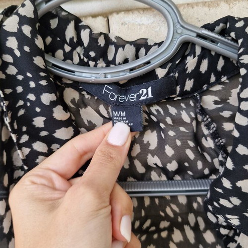 Forever 21 Shirt blouse oversized size M used, black and beige