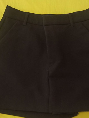 Zara black fabric shorts skirt new, size S