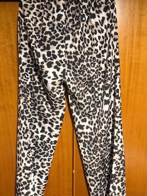 Leopard Set new with pants and bustier, size S-M