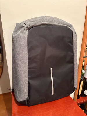 Αντικλεπτικό backpack laptop γκρι-μαύρο σαν καινούργιο