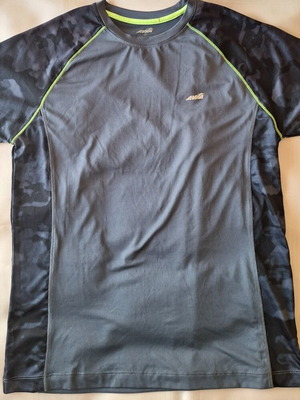 Men's T-shirt like new, size M, black and gray
