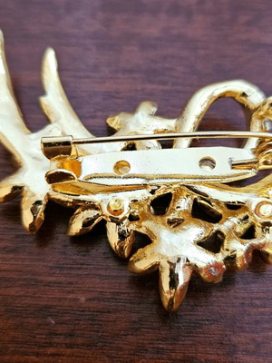 Retro brooch like new