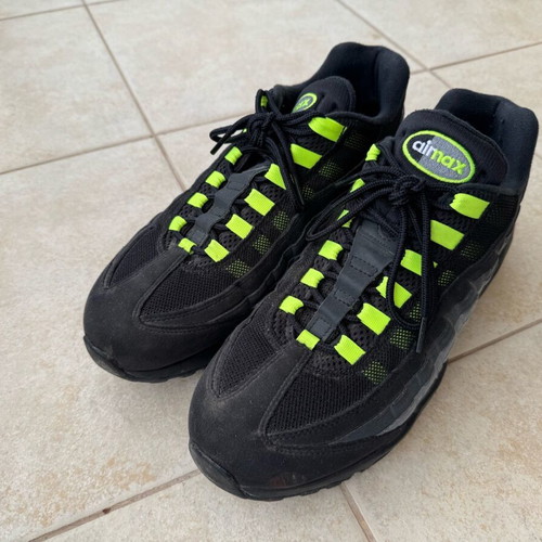 Air Max Neon Black 95 Nike athletic shoes like new, size 45