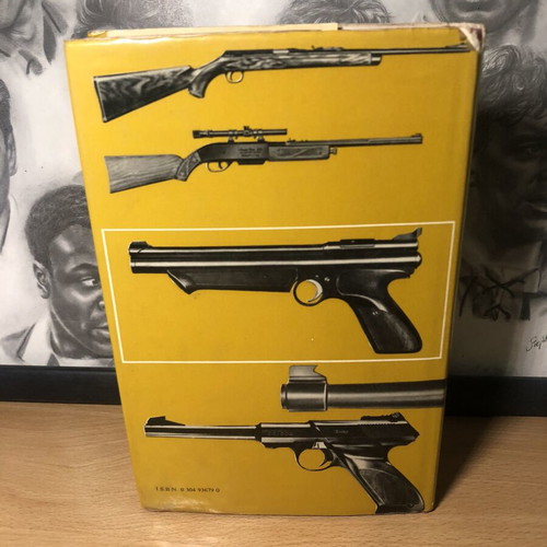 Air Guns & Air Pistols by L Wesley, vintage collector's guide book
