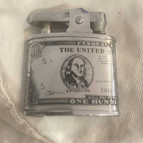Lihgting petrol lighter like new