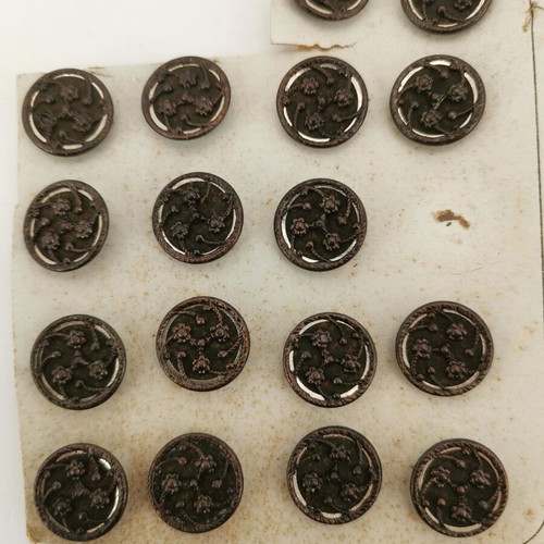 Metal buttons used from 1960 era, 1 cm