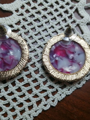 Earrings new, diameter 3cm