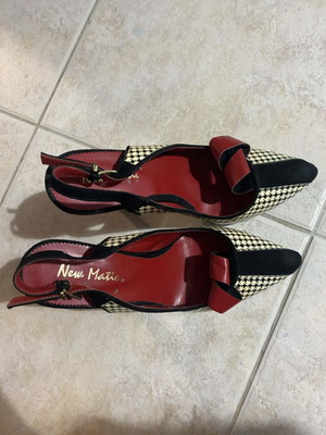 New Matic patent leather 10cm heels red like new