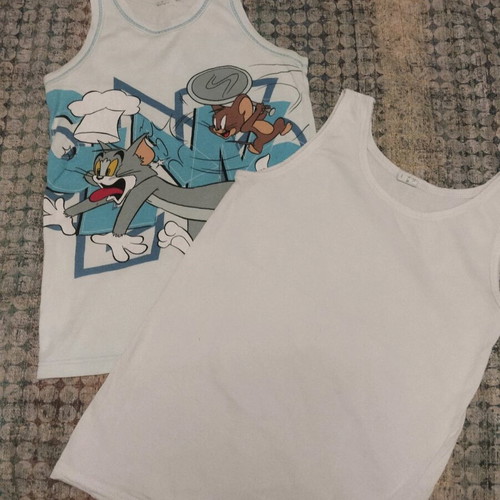 T-shirts 2 pack like new, for ages 7 to 9, white and blue