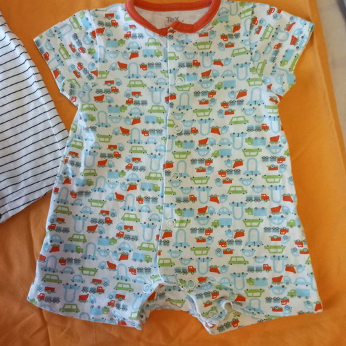 Baby rompers like new, pack of 3, summer sizes 3-9 months