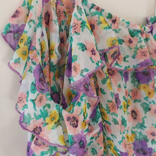 Bershka Floral Blouse like new, size M