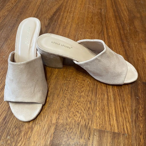 Mules suede beige Ideal Shoes like new, 6 cm heel