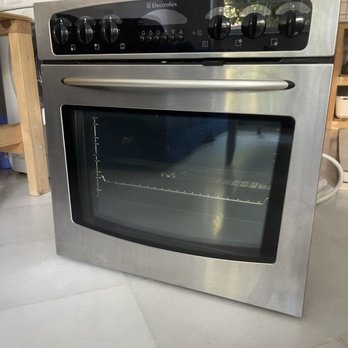 Electrolux electric built-in oven with ceramic hobs like new