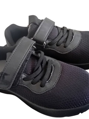 Children's shoes size 33 new, black sneakers
