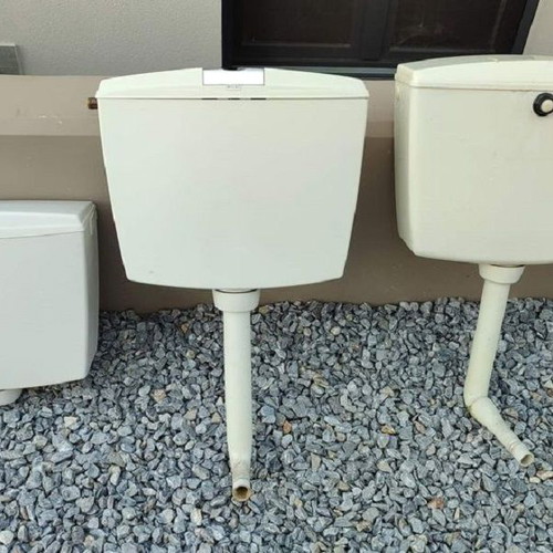 Toilet cisterns used, pack