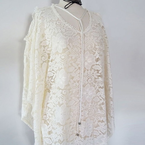 Kaftani oversized lace beachwear new, one size