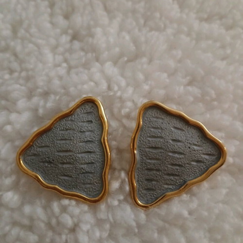Vintage clip-on earrings gold plated like new