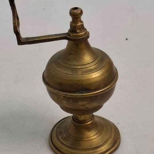 Bronze oil lamp vintage, like new, height 16 cm