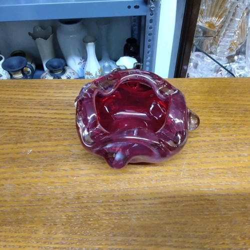 Glass fondue pot in cherry shade like new 8x12x12