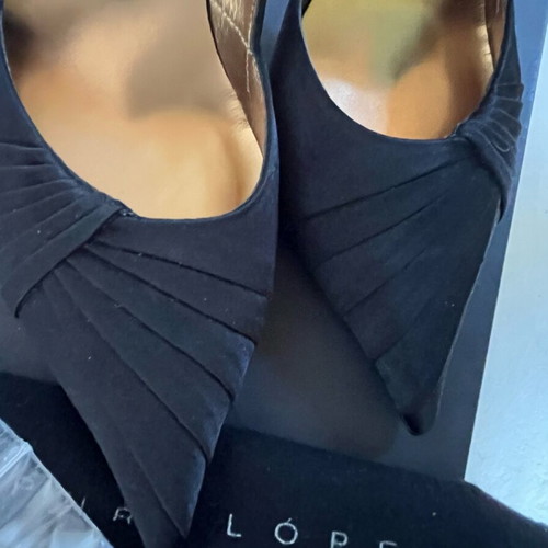 Pura López 36.5 Black Satin Fabric Pumps Like New