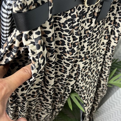 Leopard print pants with leather belt and gold buckle like new