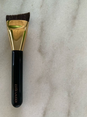 Estee Lauder Sculpting Foundation Brush 2 face brush like new