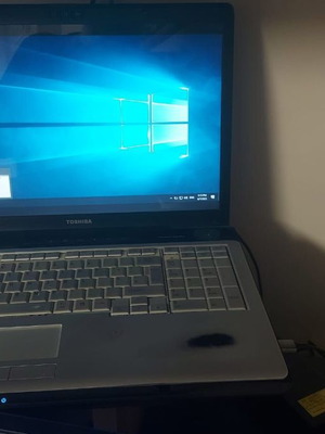 TOSHIBA SATELLITE P200-1EE οθόνη 17" (update!!!!)