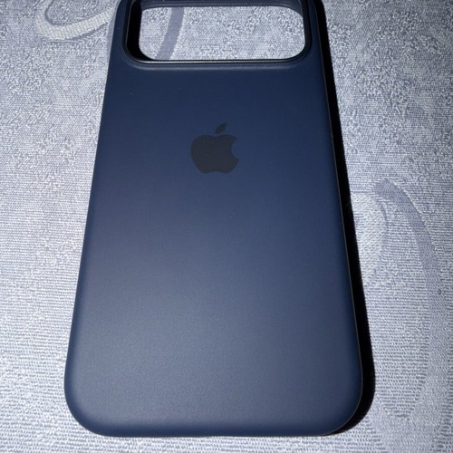 iPhone 17 Pro Max Apple silicon case with MagSafe brand new