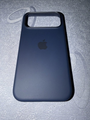 iPhone 17 Pro Max Apple silicon case with MagSafe brand new