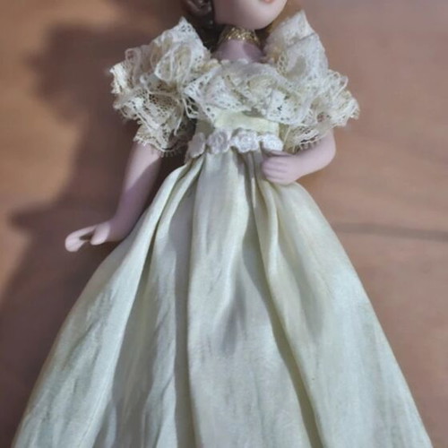 Porcelain dolls set of 3, 19-20 cm decoration