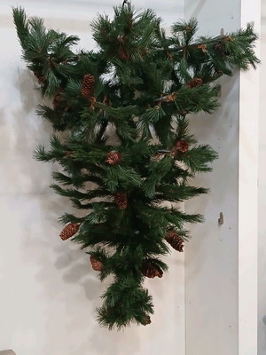 Christmas hanging tree 1.10m×0.80 with pine cones new