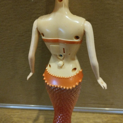 Dolls pack of 6 like new, mermaids with battery