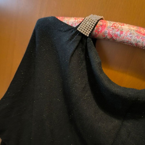 Black sweater with rhinestones like new, Pin up