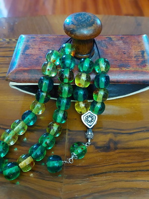 Komboloi from resin with 29+2 beads and amber powder like new