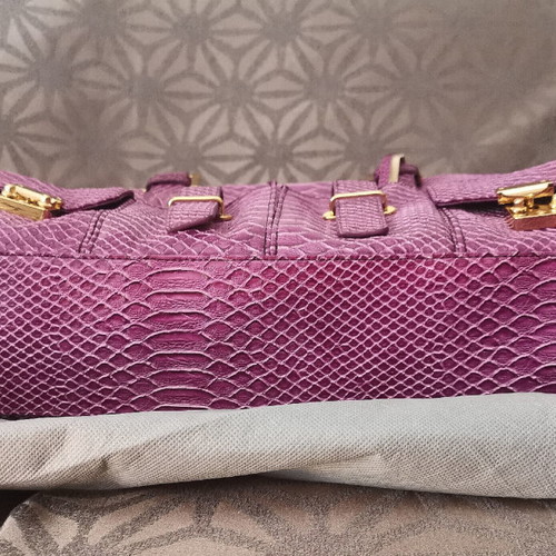 Gillian leather shoulder bag women like new, purple