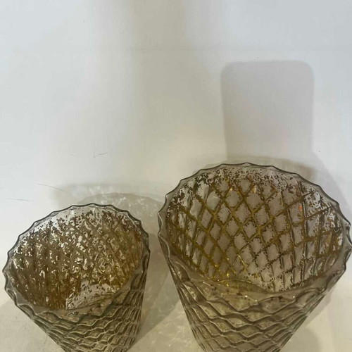 Set of 2 glass jars used, glossy finish, different sizes 15x15 / 12x12