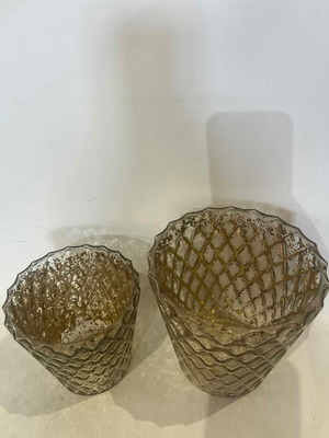 Set of 2 glass jars used, glossy finish, different sizes 15x15 / 12x12