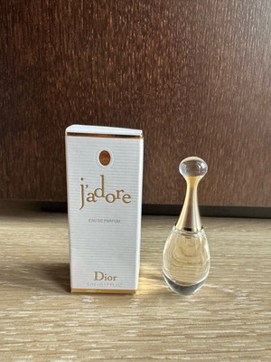 Dior J’ adore Eau de Parfum 5ml mini perfume new