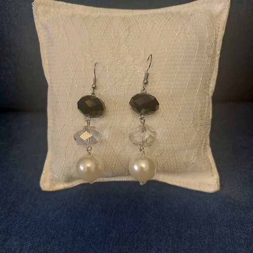 Handmade earrings new, black and white