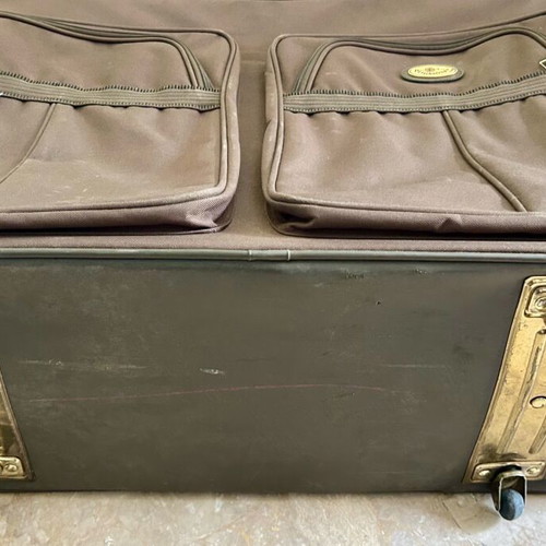 Travel suitcase used, brown, dimensions 72x56x25