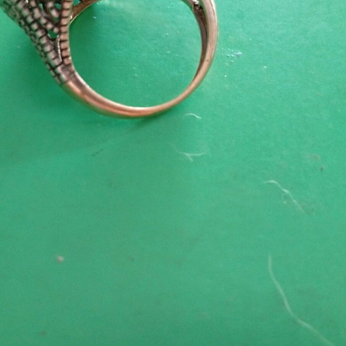 9 Carat Gold Ring like new with precious stones and silver 925
