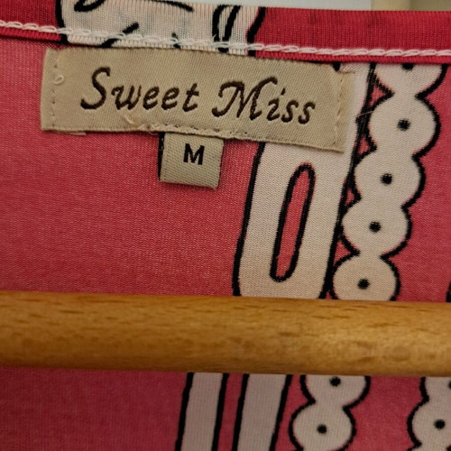 Sweet Miss wrap dress pink like new, elastic size M