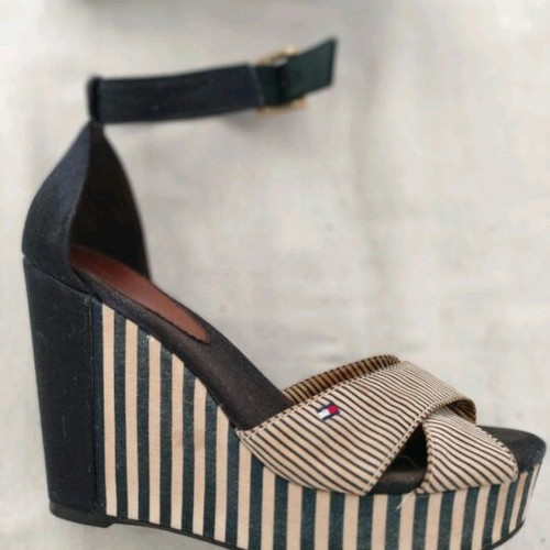 Tommy Hilfiger ladies canvas platform shoes used, size 37, navy blue and cream