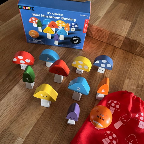 Mini Mushroom Bowling Kidoki Kikkerland like new wooden set