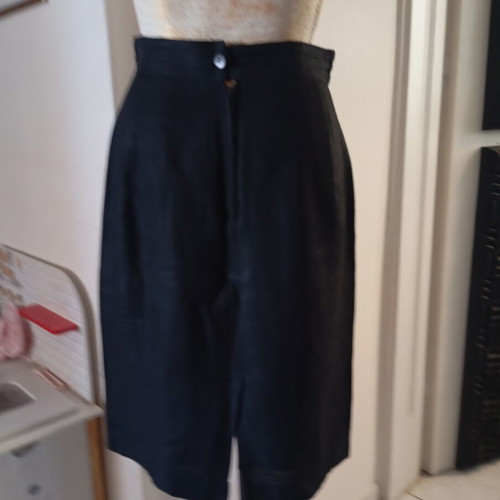 Linen women's skirt black, like new, sizes S/M