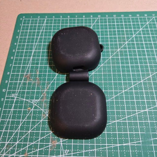 Black silicone case for Samsung Galaxy Buds like new